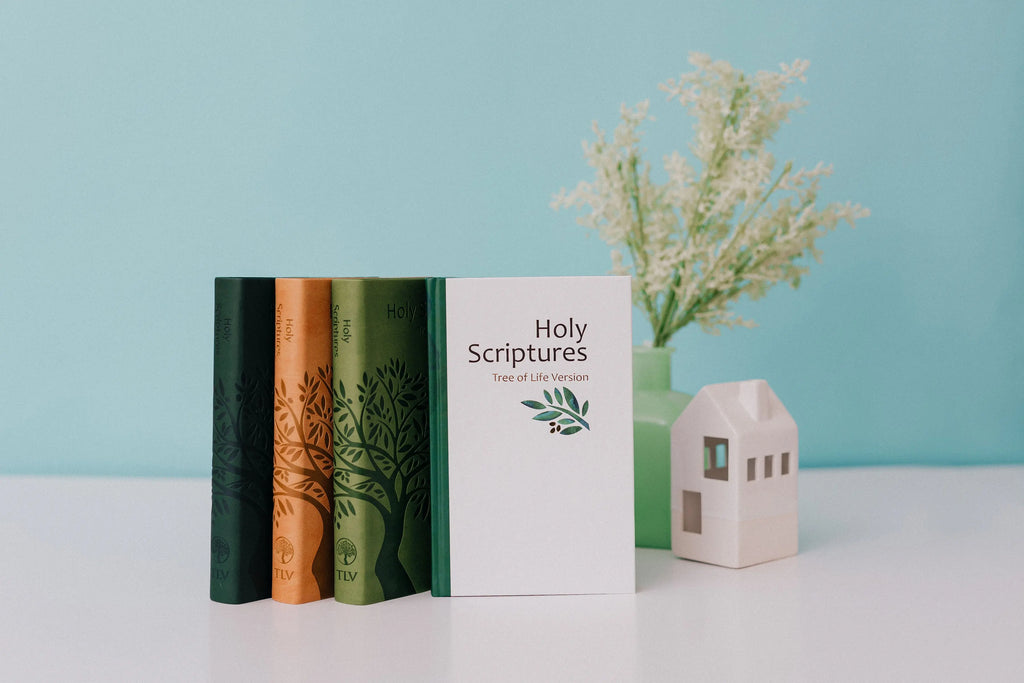 TLV Holy Scriptures: Thinline Edition (Hardback) Tree of Life Bible Society