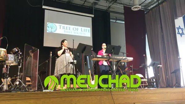 Mandie Greenberg Cook and Kerah Oliveira from the Tree of Life Bible Society leading worship at Meuchad Conference 2018