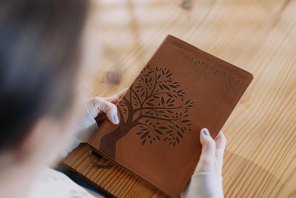 Tree of Life Bible: GIANT Print Edition Tree of Life Bible Society