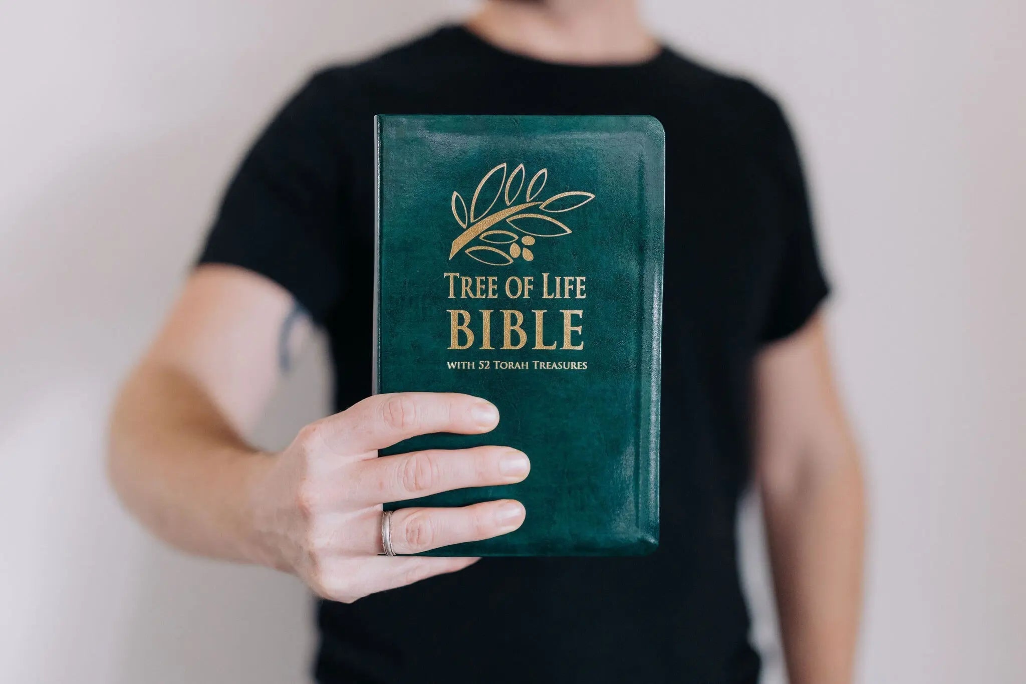 TLV Bible w/ 52 Torah Treasures Devotions (Bonded Leather) – Tree